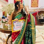 Poonam Mishra Instagram - What a start to the year 2024…😍 Grateful for receiving Best Actress 2024(Jury)for the much appreciated Movie “KATAK - Sesha Ru Arambha” Thanks a lot my entire cast and crew for your support. Thanks @sudhanshumohansahoo Sir @prittttam for giving me this opportunity. Thanks @asadnizamofficial bhai for giving such beautiful songs in the movie. Much love to all and Once again thanks all dear viewers fans and public of Odisha 🙏🏻 Wearing mom’s saree is an absolute bliss…🧿 @swarnalata.mishra Mua @babitamarvella 😍😍😍 P.c: @tripathykaliprasad