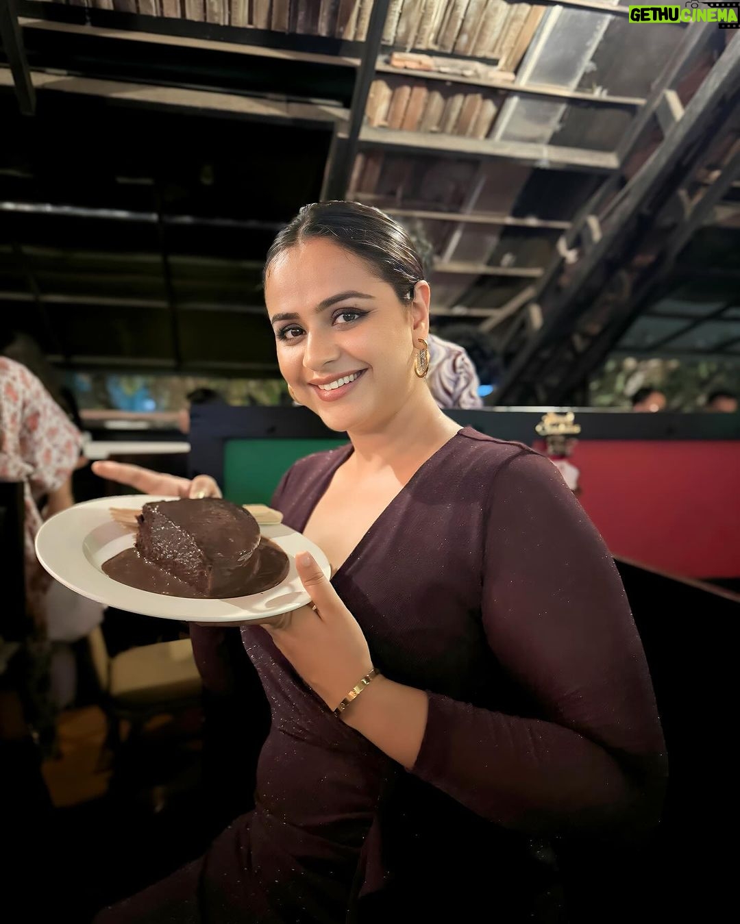 Prachi Tehlan Instagram - βLetβs welcome 2024 with open hearts and capture its beauty through the lens of love, spreading peace, happiness, and humanity. πΈβ¨ Happy New Year! π₯³ Love and light, Prachi Tehlan π§π»ββοΈ