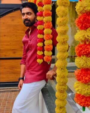 Prajin Padmanabhan Instagram - 😍 @sandra_amy_prajin @madhu1985c @director_zion @aadhiraajan2021 @siva.worldgym
