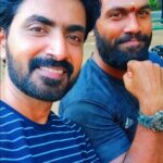 Prajin Padmanabhan Instagram - With stunt master pradeep thalapathy Dinesh .. thalapathy Dinesh master son .. had a great time master working with u in #NINAIVELLAAM NEYADA movie #ilayaraja musical @aadhiraajan2021 direction @sandra_amy_prajin @madhu1985c @director_zion @mani_kl_official @sathya_rajaaa_official