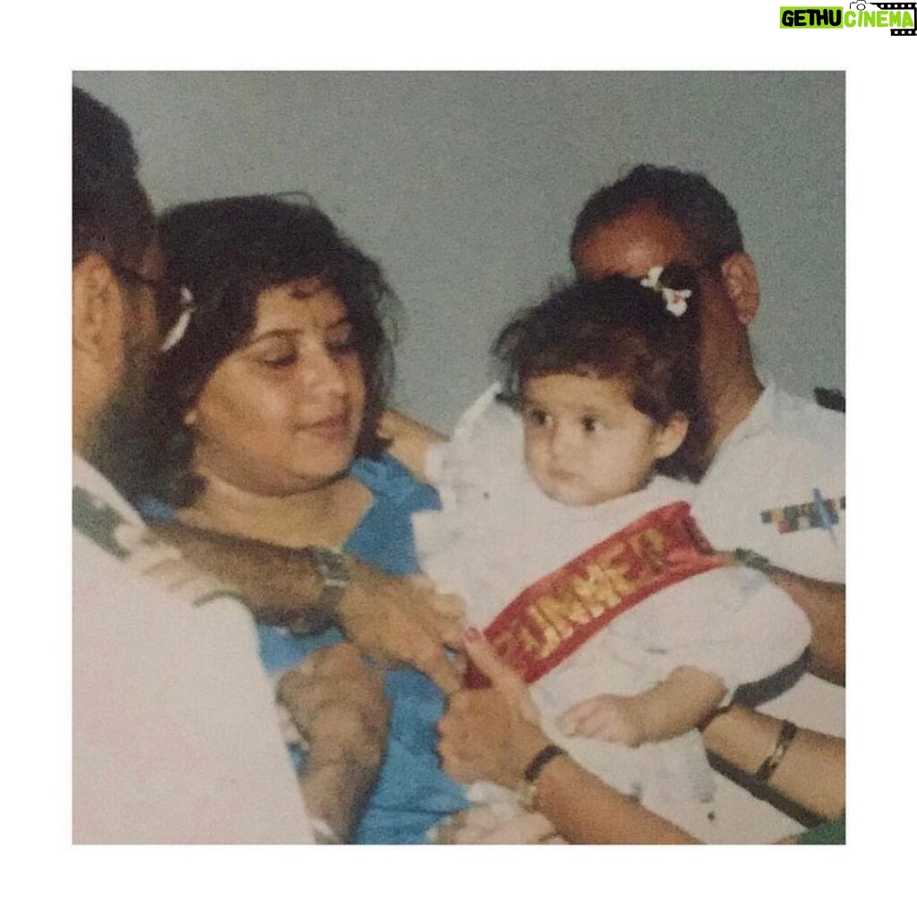 Pranati Rai Prakash Instagram - Happy Birthday mommy! 🎂 Third year without you! Wait, you’re always there, in the thoughts, in the heart! ✨🤍 Here at the baby show with her in Port Blair; in Srinagar with mummy and brother… 👩‍👧‍👦 that’s probably Gulmarg; artwork by an admirer, thank you! ❤️