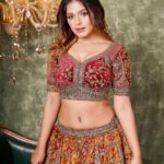 Pranati Rai Prakash Instagram - Watching people getting married, thought I’ll try getting ready for swayamwar 🌝😆✨ Credits Makeup: @falgunikapasi_mua Captured by: @a.m.aperture @a.m.irfann Hair: @varshahingu11 Outfit: @krupa_jain Place: @vivababestudios #pranatiraiprakash