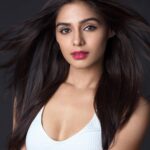 Pranati Rai Prakash Instagram - If you have the strength to watch yourself break it all and build it again, you got the reigns to life. #prpscribbles post testing 😝 #Throwback to my favourite pictures with @nataliaarantseva 🤍💕 and @sabaahmakker ! ⚡️And my favourite expression, the dead pan and eyes… #pranatiraiprakash