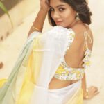 Pranika Dhakshu Instagram - ஓசையின்றி பேசிடுவாள் விழிமொழியில்.....!!!🦋🍃 Costumes - @kaarigai.sarees Photographer - @camerasenthil Makeup - @anjusartistry Shoot Organized by @rrajeshananda . . . #pranikadhakshu #zara #saree #sareelove #sareelover #sareefashion #sareelovers #traditional #trending #style #look