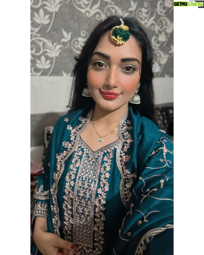 Preeti Verma Instagram - Mehndi function💚💃 #bhaikimehndi #bhaikishadi #cousin #mehndiceremony #mehndifunction Meerut