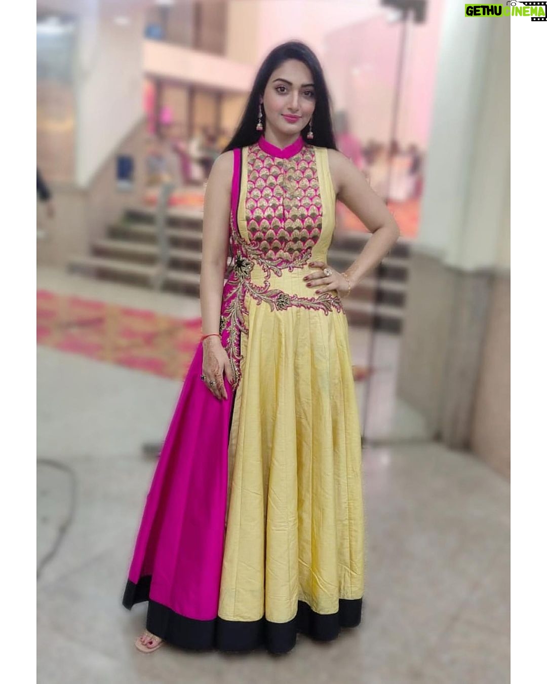 Preeti Verma - 1.3K Likes - Sister ki shadi❤️🎉💃😇
#sisterkishadi #cousin #marriage #photos #video #dance #dhol #bhangra