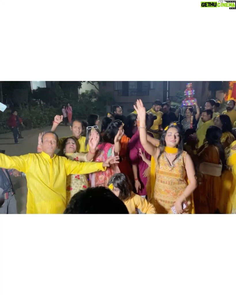 Preeti Verma Instagram - Jaggo night💃😇 #brokishaadi #jaggo #jaggonight #gidha #bhangra #dhol #dance #fun #blessings Chandigarh, India