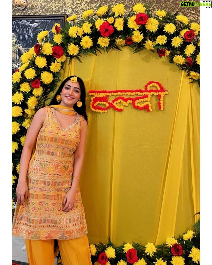 Preeti Verma Instagram - 🌼🌼 PC: @pratham_._verma #bhaikishadi #haldiceremony #haldi #function #yellow #flowers Chandigarh, India