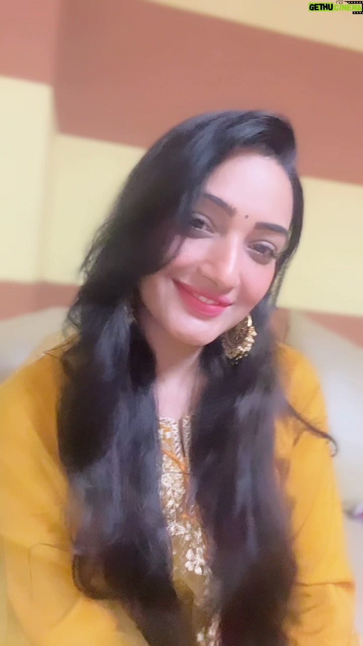 Preeti Verma Instagram - 🫰 #trending #punjabisongs #instagramreels #suitlover #indiantraditionalwear