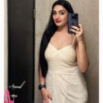 Preeti Verma Instagram - 🎉👛🤳🥂 Goregaon,Mumbai
