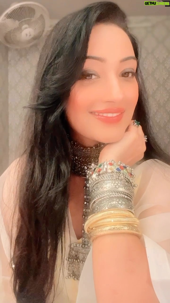 Preeti Verma Instagram - 🫶 #gulimata #guli_mata_challenge trendingsongs #trending #reelsinstagram #viral #reelitfeelit #reelkarofeelkaro