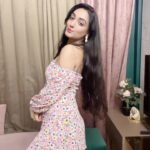 Preeti Verma Instagram - Get ready with me to watch ‘Barbie’💅👛👟🌸🩷 Love this song tho🫰 Products used:- Foundation: @esteelauder Compact: @maccosmeticsindia Mascara: @toofaced Blush: @maybelline_ind Lipstick: @facescanada …. Outfit: @hm Shoes: @pumaindia Bag: @versace Perfume: @victoriassecret @barbie @barbiethemovie #grwm #pinkpinkpink #barbie #barbiemovie #barbiedoll #barbiestyle #barbiegirl #barbiegram #barbiecore #hibarbie #pink #outfit #fashion #fashionstyle #fashiongram #fashiontrend #trending #trendingreels #trends