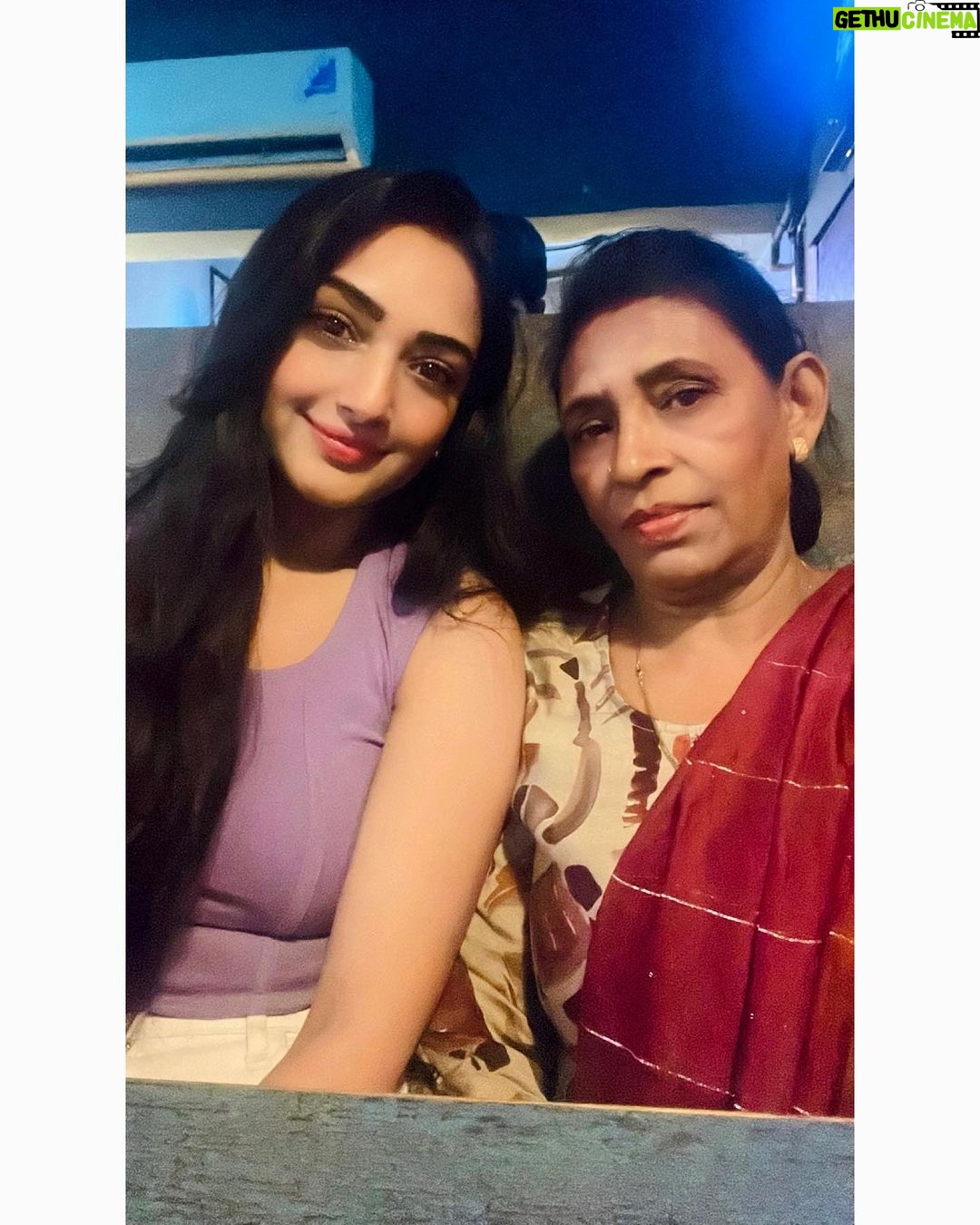 Preeti Verma Instagram - 💜 #photodump #newpost
