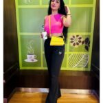 Preeti Verma Instagram - 🧋🎀💝🫰 Viviana Mall