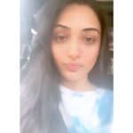 Preeti Verma Instagram - All about last Saturday🫰 @manishachowdhury96 #newpost #post #pics #nomakeuplook #makeuplook #blackdress #curlyhairstyles #lvbag #skyblue #mumbai #friends #weekend #dayout #party Radio Bar Mumbai