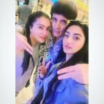 Preeti Verma Instagram - Movie time🫶 @tina__reme #fighter #movie #movienight #bollywoodmovie