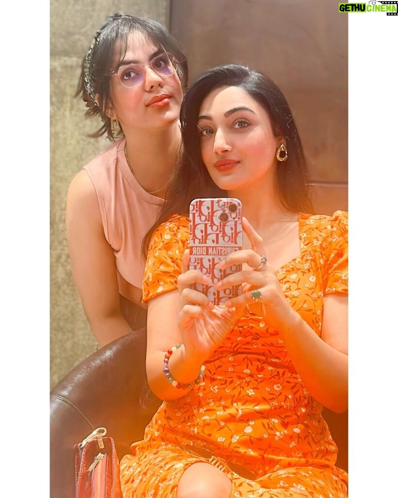 Preeti Verma Instagram - Happy birthday meri jaan and sorry for late wish. You know how much I love you and care for you. You are not just a friend you are my family..I’m so grateful for you. May your b’day and your life be as wonderful as you are. I hope your laughs, love, and memories are extra special today. Wishing u my bestie the absolute best on your best day of the year!😇🥳🎂🎈🎉🎁❤️🤗😘 Cheers to more fun, more memories and cake! Happy birthday🥂