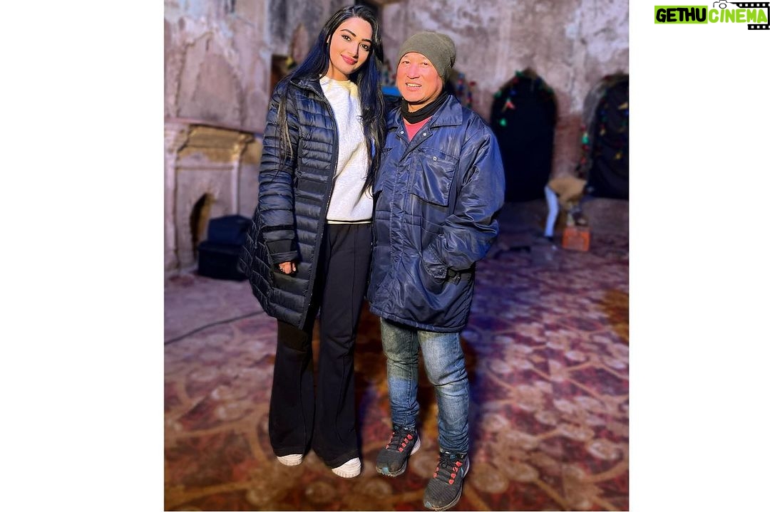 Preeti Verma Instagram - Life lately🫶… …..some beautiful moments captured while shooting❤️ PC: @kaviravikant #zilahathras #movieshooting #memories #shootlocation #hathras #village #wintervibes Hathras