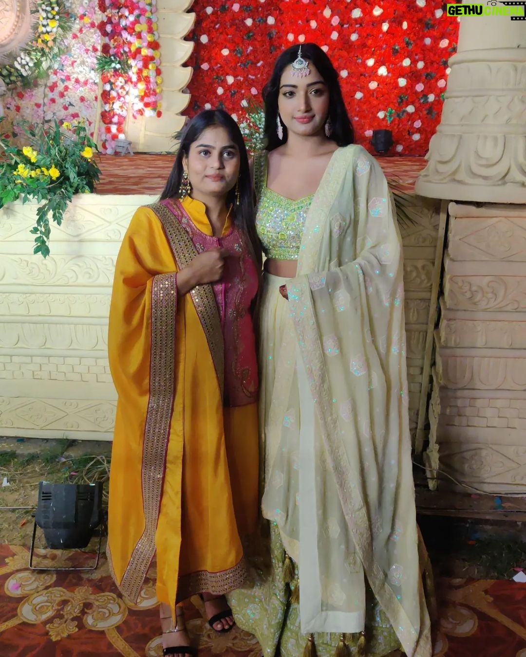 Preeti Verma Instagram - #@sonam_perfect_touch #@i_am_preetiverma #hasta_hua_nu_rani_chehra_kali_jhulfe_rang_sunhera_yae_jwani_toba_toba_raeπππ€£πππ
. . . #cousin #enjoy #moment #masti #instagood #explore #viralreels #reels #newpost #instagram #instareels #post #attitude #πππππππππ Naveen Shahdara