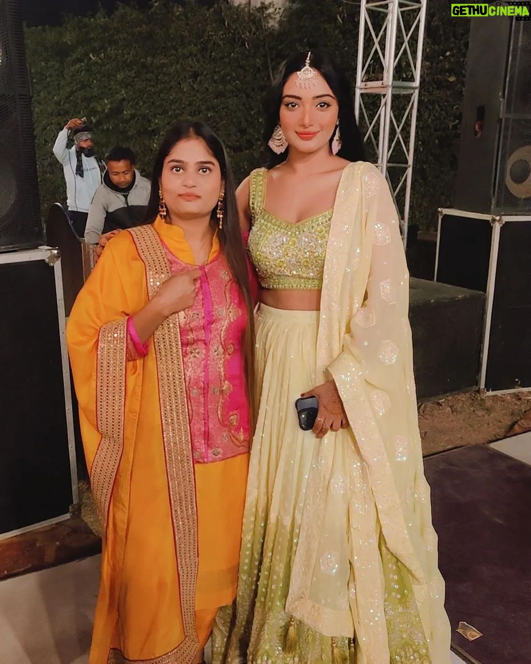 Preeti Verma Instagram - #@sonam_perfect_touch #@i_am_preetiverma #hasta_hua_nu_rani_chehra_kali_jhulfe_rang_sunhera_yae_jwani_toba_toba_raeπππ€£πππ
. . . #cousin #enjoy #moment #masti #instagood #explore #viralreels #reels #newpost #instagram #instareels #post #attitude #πππππππππ Naveen Shahdara