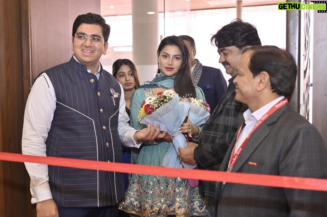 Preety Kongana Instagram - About today ππ»β€οΈππ» It was a pleasure experience inaugurating the exclusive jewellery exhibition ππ» U can also come and explore the exquisite precious jewellery collections in real gold, diamonds, polka, ruby, emerald etc. from Jaipur & Guwahati π At @aashiapsara #royaljewelleryshow 2024 @tikendra_deka_photography28 thank you βΊοΈ
