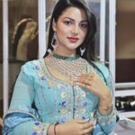 Preety Kongana Instagram - Few more shots 😍 @royaljewelleryshow #jkjjewellers