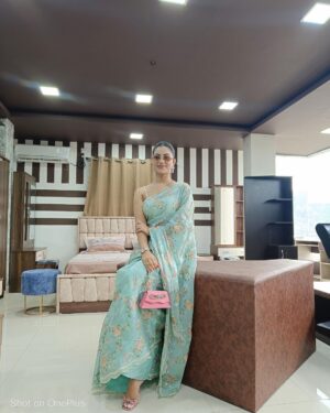 Preety Kongana Instagram - Furniture ideas 
- an easy solution 

Yesterday I was privileged to inaugurate this amazing store in town 🤗🙏🏻

Introducing "Furniture Ideas" - 
the newest addition to our town's vibrant market! From cozy household fixtures to sleek office setups,  they provide easy solutions tailored to all your furnishing needs. Dive into a world of innovative designs and quality that stands the test of time in reasonable rates.. 
Come on in and make your space truly yours.. 
FurnitureIdeas , Laalmati , NH 37 , near by Audi showroom, Ghy🙏🏻

& thank you @mkup_artist_susmita for everything ♥️ & thank you @saikiaanjana9957 for being my support system ♥️

HomeAndOfficeSolutions #guwahati #assam #preetykkongana