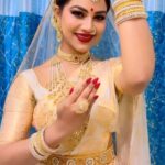 Preety Kongana Instagram - Lakhimpur ♥️🙏🏻Raakh 🙏🏻 Day3rd Mua @mkup_artist_susmita 😘 attire by @bidyut_rakesh ♥️ My all time support system @saikiaanjana9957 ♥️😘