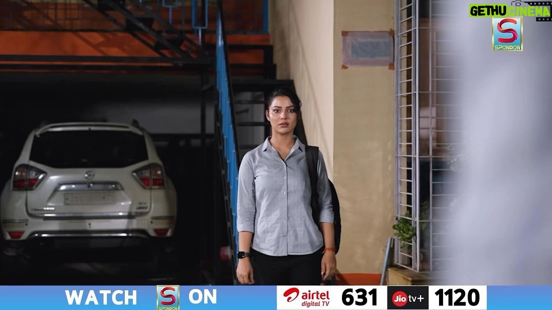 Preety Kongana Instagram - #আবিৰ কথাবোৰ সহজ তেতিয়াও নাছিল,এতিয়াও নহয়। আবিৰ লিখাৰ যাত্ৰা যিমান কঠিন ,তাতোকৈ কঠিন হৈছে চিৰিয়েল খনৰ এই যাত্ৰা।গোটেই টিমটোৰ ধৈৰ্য্য আৰু একাগ্ৰতাৰ পৰীক্ষাহে যেন লৈছে সময়ে।তথাপি ক’ম,#টিমআবিৰ ৰক্ছ 😇 এতিয়া কওঁ ,কিমান সুখী এওঁলোকৰ কাম লৈ।তলৰ ভিডিঅ’টো এবাৰ চাৱক।এই scene টো মই এবাৰো কাকোৱেই বুজোৱা নাই।কিতাপত যি লিখা আছে,তেওঁলোকে তাৰপৰাই বুজিছে।সিমানেই।তাৰ পাছতো ইমান পাৰ্ফেক্ট।মই নিজেই আচৰিত।বাৰে বাৰে চাইছোঁ।প্ৰীতিৰ ৰঙা পৰা নাকটো,কান্দোনৰ শব্দ ,অমিতৰ চাৱনি সকলোবোৰ মোৰ কল্পনাৰ সৈতে ইমান একেই।Acting,direction,costume,makeup,camera position,background score every damn thing is just perfect. কাহিনীটো কিতাপৰ পৰা টিভিৰ পৰ্দালৈ ইমান সুন্দৰকৈ লৈ যোৱা আবিৰৰ টিমটোলৈ মোৰ অফুৰন্ত শুভকামনা। You guys are doing an excellent job. Take a bow 🙇♀️ অনন্যা (Preety KKongana) আৰু অনিৰুদ্ধ (Amit Kumar Borah) ,I love you guys for making this emotional scene sooo real yet so heart touching