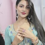 Preety Kongana Instagram - Few more shots 😍 @royaljewelleryshow #jkjjewellers