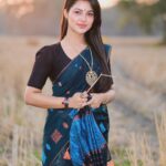 Preety Kongana Instagram - বিহু বুলি টিহুৰ ঘৰলৈ আহিছো । আপোনালোক সকলো চাগে বৰ্তমান নিজৰ নিজৰ পৰিয়ালৰ সৈতে ব্যস্ত হৈ আছে। আপোনালোক সকলোলৈকে ভোগালী বিহুৰ হিয়াভৰা ওলগ জনালোঁ। Bhogali Bihu Wishes to You All 🙏🏻