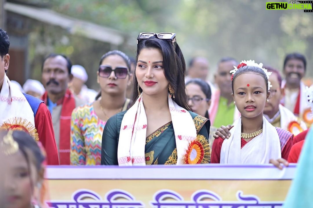 Preety Kongana Instagram - আজি বৰঙাবাৰী সমবায় সমিতি, মৰিগাঁৱৰ সোণালী জয়ন্তী উৎসৱ উপলক্ষে আয়োজিত বাৰেৰহনীয়া সাংস্কৃতিক শোভাযাত্ৰাত অংশগ্ৰহণ কৰিবলৈ পাই খুবেই ভাল লাগিল। 🙏🏻♥️🙏🏻 @tikendra_deka_photography28 @mkup_artist_susmita @saikiaanjana9957 d Morigaon-মৰিগাওঁ
