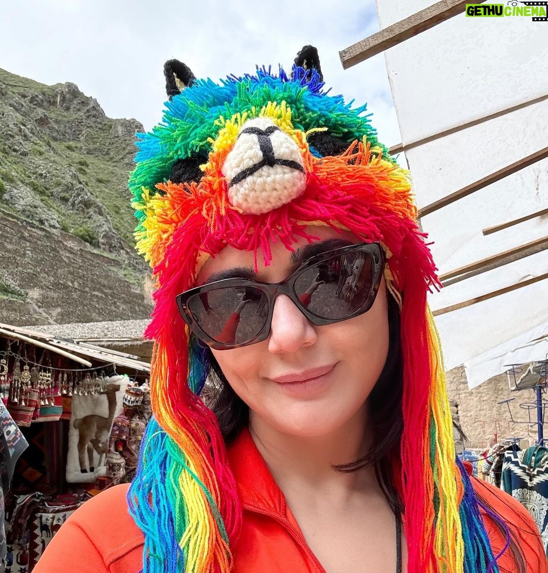 Preity Zinta Instagram - Starting 2024 on a colourful note 😍🤩💫 #2024 #pztravel #ting