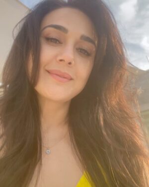 Preity Zinta Instagram - Goodbye 2023 👋❤️🎉⭐️❤️ #ting