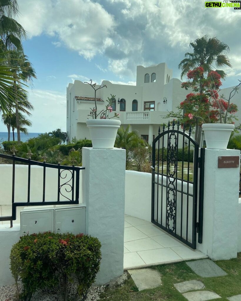 Presley Ryan Instagram - a good mdw 😁🌈🌊🌺☀️ Sint Maarten
