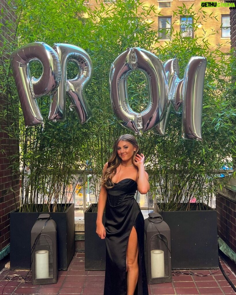 Presley Ryan Instagram - prom night! Prom!