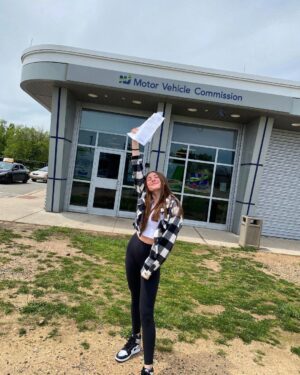 Presley Ryan Instagram - FINALLY GOT MY DRIVERS LICENSE!!! 😁🚗