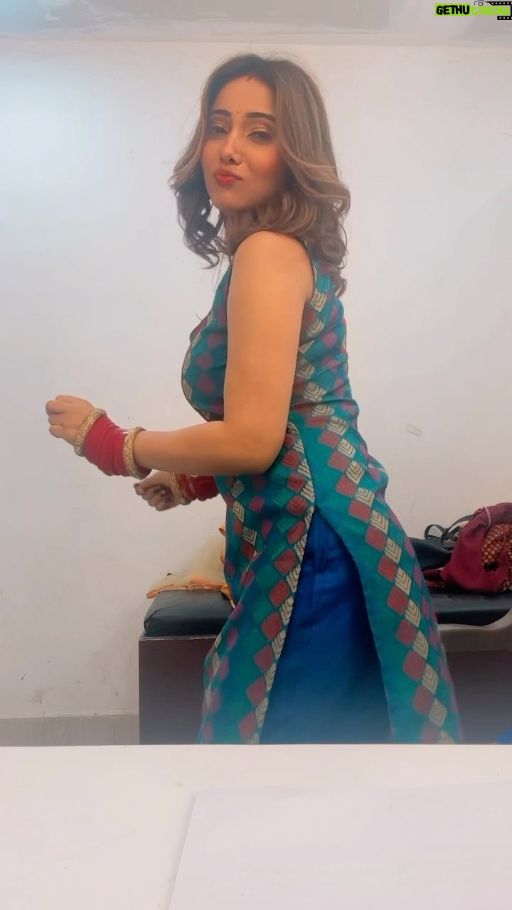 Priya Mishra Instagram - When there’s no one around u 😜