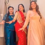Priya Mishra Instagram - Suman ,Madhu and Menka chilling together.keep loving #sindoorkikeemat2 only on @dangal_tv_channel and @dangalplayapp Monday to Sunday @9pm #sindoorkikeemat2 #suman #madhu #menka #dangaltv #tiagandwani #shefalirana #priyamishra #bts