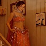 Priyal Gor Instagram - the zaalima of your life ✨ Outfit @labelsnigdhakapoor @shrutiilokare Jewellery @mystiquebyanchal @mehandi7_ Location @blabberallday HMU @kanizfatima_hairstylist @sonugupta9588 Shot by @portraitshelter