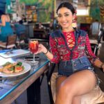 Priyamvada Kant Instagram - Good vibe good food good mood . . @babaaurhumcafe.goa @alistclub