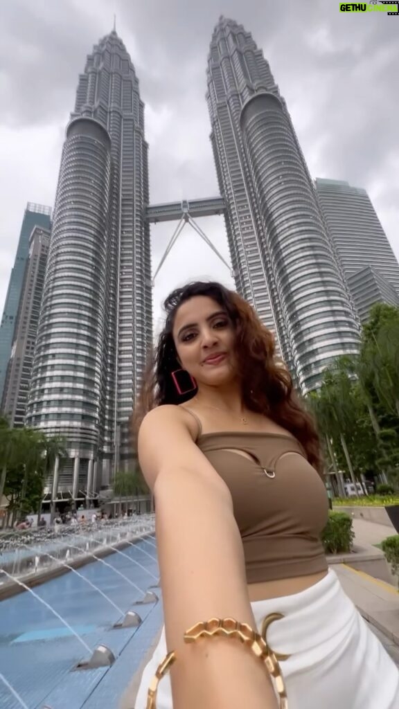 Priyanka KD Instagram - 88th floor Malaysia 🇲🇾 Twins Tower ….. #reels #reelitfeelit #reelsinstagram #reelkarofeelkaro