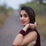 Priyanka KD Instagram - लफ़्ज कम पड़े येसी हसी हों , येसी हसी ही क्या जिस के लिए लफ्ज ना हों … #priyankakholgade #instagram #instadaily #instagood #photography #photooftheday #love #life #lifestyle #saree #sareelove #sareefashion #sareelovers #sareeindia #telugu #teluguactress #telugumovie #hyderabad #mumbai #maharashtra