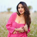 Priyanka KD Instagram - Pinky Pink smile 😊…. #priyankakholgade #photography #photooftheday #instagram #instagood #instadaily #love #pink #life #maharashtra #mumbai #smile