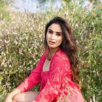 Priyanka KD Instagram - Pinky Pink smile 😊…. #priyankakholgade #photography #photooftheday #instagram #instagood #instadaily #love #pink #life #maharashtra #mumbai #smile