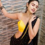 Priyanka KD Instagram – Tere naina ♥️….. 

#priyankakholgade #instadaily #instagood #photography #photooftheday #saree #sareefashion #sareelove #sareelovers #hyderabad #mumbai