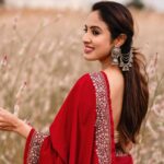 Priyanka KD Instagram – No need  for caption ….. 

#priyankakholgade #instagram #instagood #instadaily #photography #photooftheday #photo #photoshoot #saree #sareelove #sareelover #sareefashion #redsaree #love #lifestyle #mumbai #maharashtra