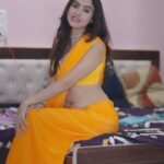 Priyanka KD Instagram - Take it easy Urvasi …… #reels #reelitfeelit #reelsinstagram #reelsindia #reelkarofeelkaro #saree #sareefashion #sareelove