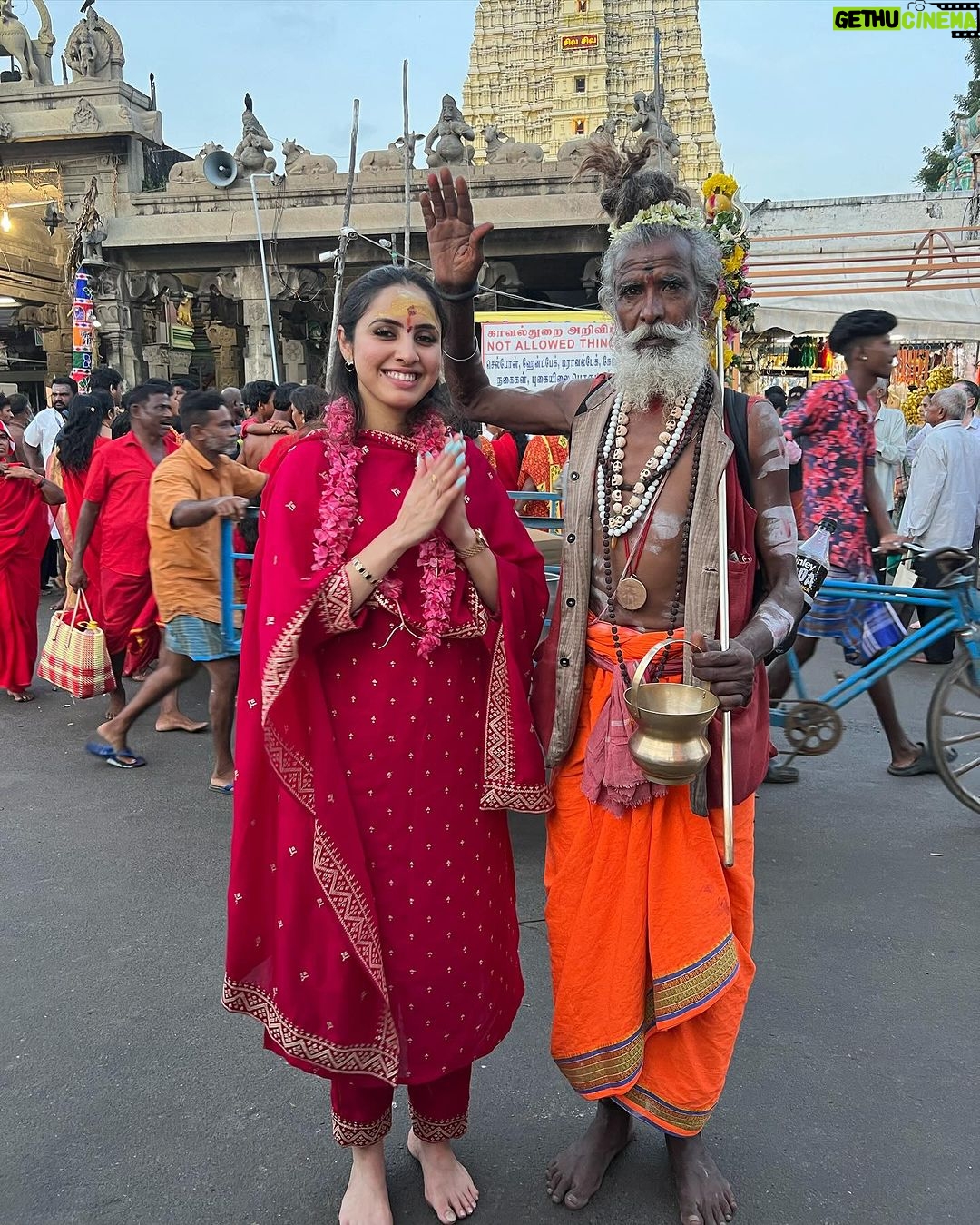 Priyanka KD Instagram - रामेश्वराय श्री रामेश्वराय हर हर भोले ॐ नमःशिवाय 🙏🏻 …….My 7th ज्योतिर्लिंग #rameshwaram #rameshwaramtemple #tamilnadu #rameshwaramtemple #harharmahadev🙏 #harharmahadevॐ🙏 #mahadev #omnamhashivaya #priyankakholgade #priyankakd #madurai #tamilan #jyotirling #shiva #chardham #ram #omnamahshivaya🕉 #jaishreeram #2024 #2024diary Rameshwaram Temple