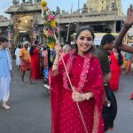 Priyanka KD Instagram - रामेश्वराय श्री रामेश्वराय हर हर भोले ॐ नमःशिवाय 🙏🏻 …….My 7th ज्योतिर्लिंग #rameshwaram #rameshwaramtemple #tamilnadu #rameshwaramtemple #harharmahadev🙏 #harharmahadevॐ🙏 #mahadev #omnamhashivaya #priyankakholgade #priyankakd #madurai #tamilan #jyotirling #shiva #chardham #ram #omnamahshivaya🕉 #jaishreeram #2024 #2024diary Rameshwaram Temple